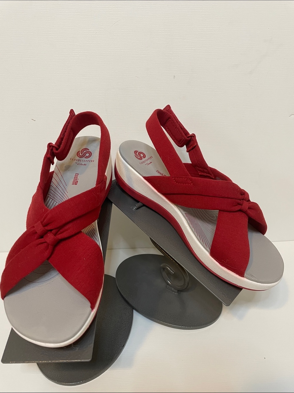 LN Clarks Cloudsteppers Red Comfy Slingback Sandals - Sz 9